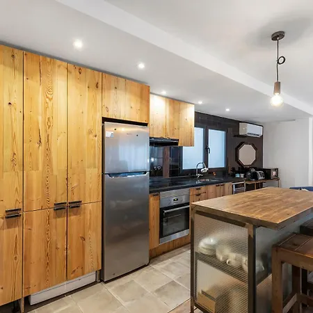 Apartment Design In Center Of With Ac *
