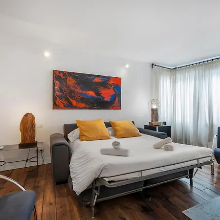 Apartment Design In Center Of With Ac
